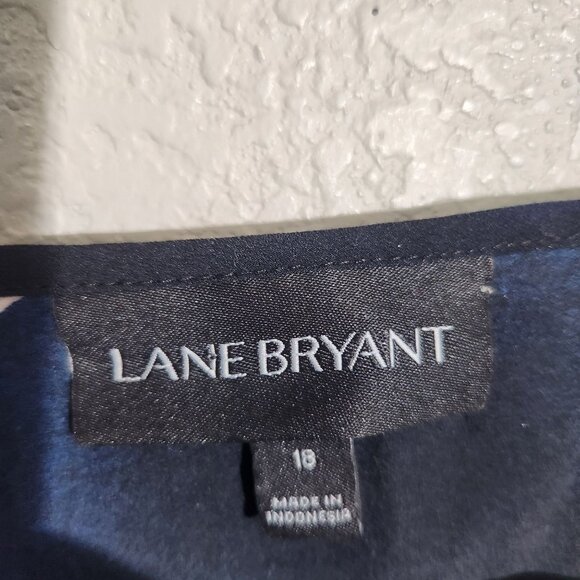 Lane Bryant Womens Navy Floral Short Sleeve Blouse Size 18 Polyester Lightweight - Picture 3 of 16